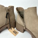 Madden NYC Lug Sole Chelsea Bootie in Sand NWT Size 10 Photo 5