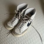 Nike blazers White Size 7.5 Photo 0