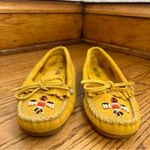 Minnetonka Thunderbird Wheat Tan Suede Beaded Moccasins Size 7 Photo 6