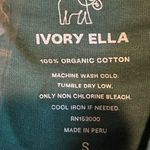 Ivory Ella NWOT  green reindeer long sleeve T-shirt, size small Photo 2