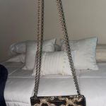 Kelly Wynne crossbody Photo 1