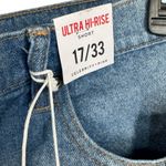 Celebrity Pink JRS SZ 17/33 Jean Shorts Distressed Ultra Hi-Rise Frayed Zip-Fly Photo 4