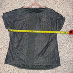 Cable & Gauge  Woman’s XL Hunter Green Lace, Split Short Sleeve Top. Photo 6