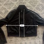 Forever 21 F21 Cropped Sweater/ Jacket Photo 4