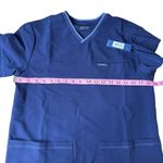 Jaanuu Women's 2-Pocket Scrub Top Navy NWOT Sz XS Photo 2