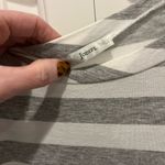 JODIFL Gray white stripe Short Ruffle Sleeve Tee Sz L VGUc Photo 3