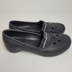 Crocs  JUNEAU BLACK SLIP ON LOAFERS WITH STRETCHY UPPER STRAP WOMENS 7 Photo 1
