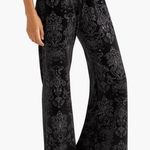 Beyond Yoga , best dressed pants Photo 0