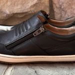 Taos Zipward Slip On Sneaker in Black Leather Orthotic Cushioned Size 8.5 Photo 1