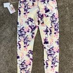 Jessica Simpson  Cloudy Tie-Dye Contender Leggings Photo 6