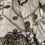 Elegant Cream and Brown Scarf Photo 1