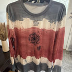 Women’s size large, long sleeve pullover T Photo 0