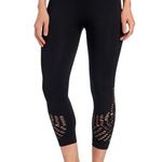 One 5 One Laser Cut Capri Leggings Photo 0