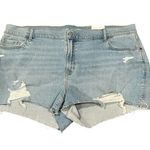 Old Navy NWT Mid Rise Boyfriend Distressed Light Wash Raw Hem Jean Shorts Sz 20 Photo 1
