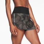 Athleta Women’s Run Free Printed Shorts 3.5” Mid Rise Lined in Green Camo Size S Photo 0