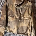 The North Face Windbreaker Photo 1