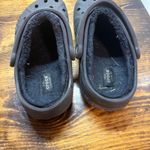 Crocs Black Fur Lined Clogs Size Women 6 Photo 4