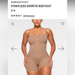 SKIMS NWOT  Strapless Sculpting Mid Thigh Bodysuit size XS Sienna Photo 7