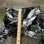 Lululemon Black and white  pants size 4 Photo 2