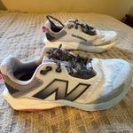 New Balance Women’s ' White and Black accents Sneakers size 8 Photo 0