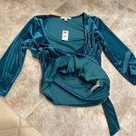 EXPRESS 🆕 Desire solid green stretch velvet wrap front v neck 3/4 sleeve ribbe… Photo 5