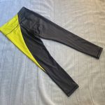 Zyia  Active yoga pants. Photo 4