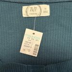 Maurice's Women's Green Solid Waffle Knit Heartland Henley Fleece Tee, NWT 1X #‎ Size XL Photo 3