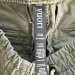 Vuori  women’s gray/green rip stop tie front shorts XS Photo 3