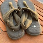 Sanuk  Yoga Mat Sandals Size 11 Photo 3