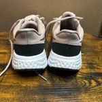 Nike  Revolution 5 Barely Rose Running Sneakers BQ3207-600 Women's Size US 8 Photo 2