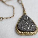 Gray Sparkle Stone Gold Tone Link Chain 18 Inch Casual Everyday Chic Necklace Photo 0