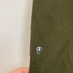 Lululemon Cropped Leggings Olive Green Size 0/2 Seamless Stretch Athletic Photo 4