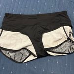 Lululemon LIMITED EDITION  SPEED SHORT DOTTIE TRIBE PRINT INSEAM 2.5" SIZE 6 Photo 5