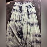 Forever 21 Tie-Dye Slit Maxi Skirt in Black and White XL Photo 0