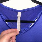 Under Armour  Heat Gear Cinch Waist Workout Top Size Small Photo 3