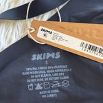 SKIMS  Naked Plunge Bra Onyx Size Small Photo 6