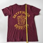 Harry Potter  Gryffindor Quidditch Short Sleeve Tee in Maroon Yellow Size S Photo 3
