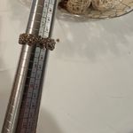 FLOWER BAND RINGS (2) gold color metal and rhinestone flowers size 8 Photo 9