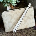 Coach Authentic Signature Leather HEART zip card wristlet Photo 7