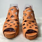Jeffrey Campbell  Church Orange Heels Size 7.5M Photo 3