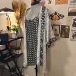 Black and White Geometric Print Dress with Robe Photo 1