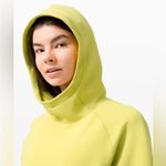 Lululemon Airwrap Pullover Hoodie Yellow Pear Women’s Size 8 Workout Photo 2