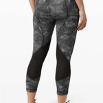 Lululemon Women's Pace Rival High Rise Crop Velocity Mesh Island Must Size 2 Photo 1