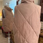 Merokeety Peachy Beige Quilted Vest Photo 3