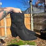 Universal Threads Women’s Dallas Ankle Western Bootie in black– Universal Thread size 8 boots fall Photo 4