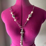 Elegant Silver and Pearl Necklace Photo 0