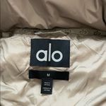 Alo Yoga NWT Gold Rush Puffer Vest Cropped Jacket on Light Cocoa Color Size M Photo 11