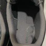 on cloud On Running Shoes - for WOMEN Light Gray Photo 4