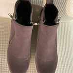 Chic Suede Ankle Boots Photo 2