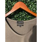 Carbon38 Green NWOT Pocket V Photo 1